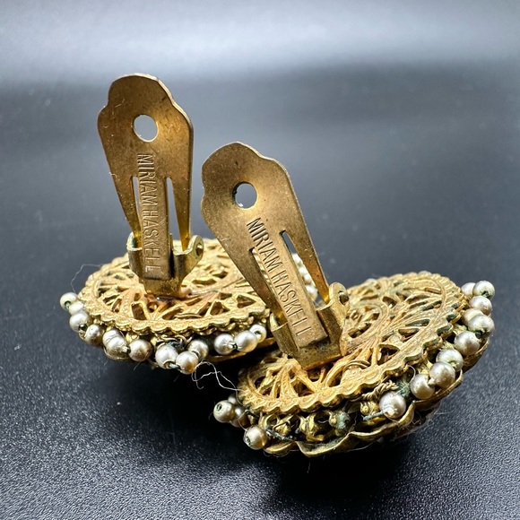 Vintage Signed Miriam Haskell Sunflowers Clip on Faux Pearl Button Earrings - Picture 13 of 16